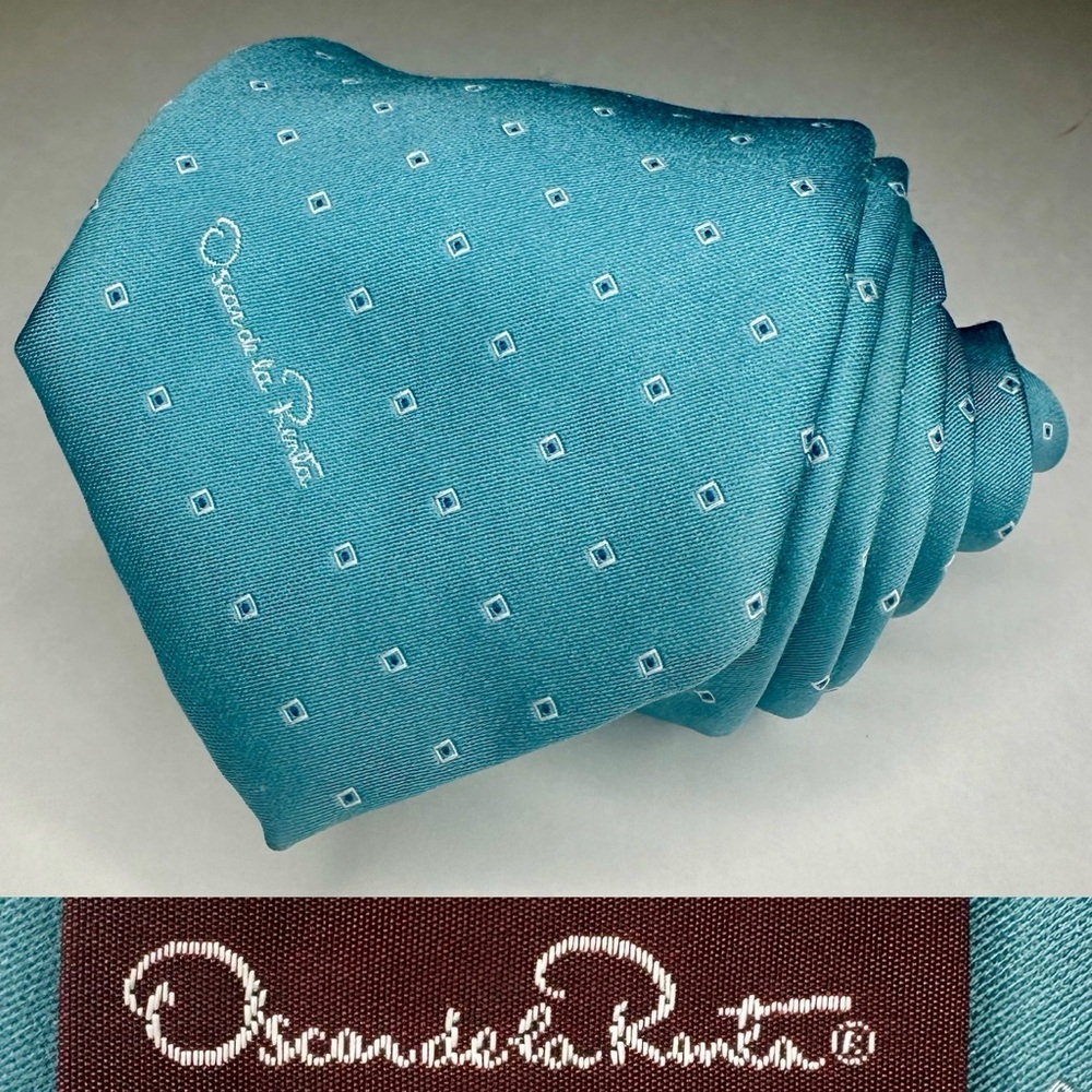 Vintage OSCAR de la RENTA Signature Embroidered Aqua Patterned Silk Classic Tie